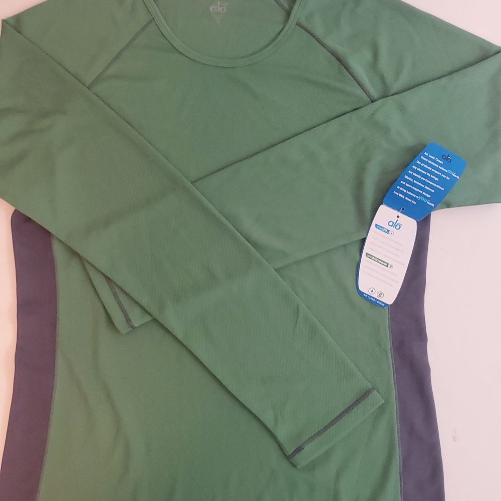 ALO Yoga Forest Green Long Sleeve Top Brand Alo CoolFit.